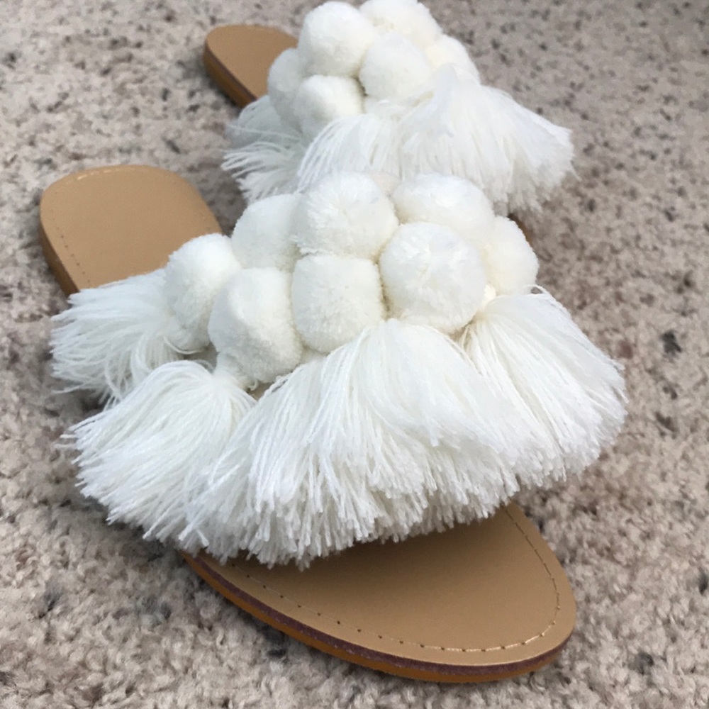 Pom Pom & Tassel Slides